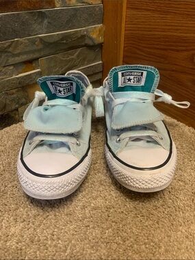 Converse women’s 8 Light Teal/White Low Top Sneakers